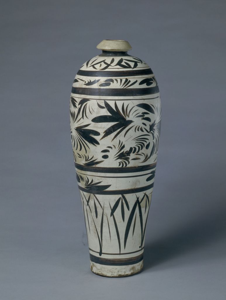 图片[1]-Cizhou kiln white ground plum vase with black flower pattern-China Archive